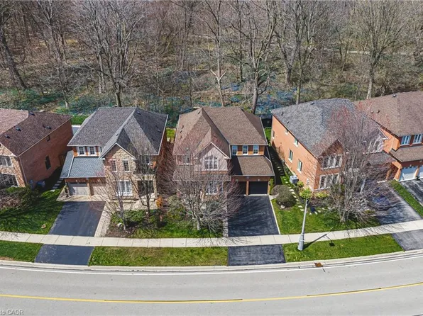 125 Creek Path Ave, Oakville, ON L6L 6T3