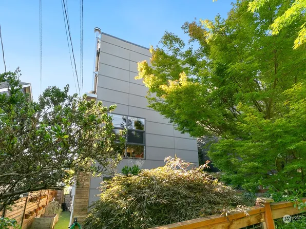 3815 Interlake Avenue N, Seattle, WA 98103