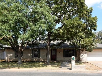 717 Dawn Ln, Fredericksburg, TX, 78624
