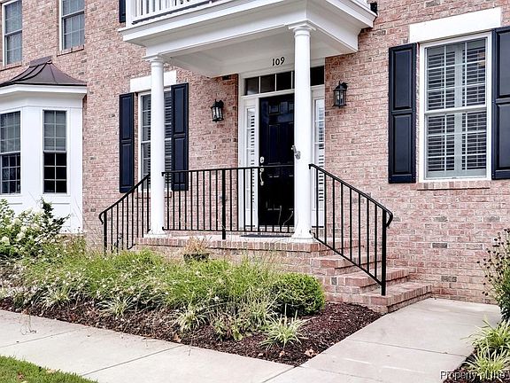 4th image of 109 Peyton Randolph Dr #Na