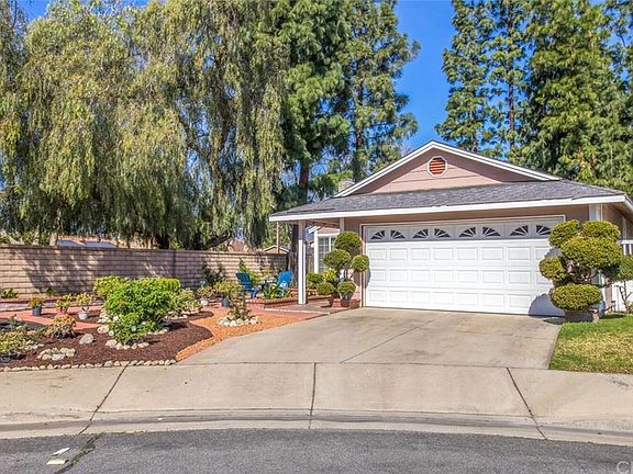 4th image of 10104 Bedford Dr