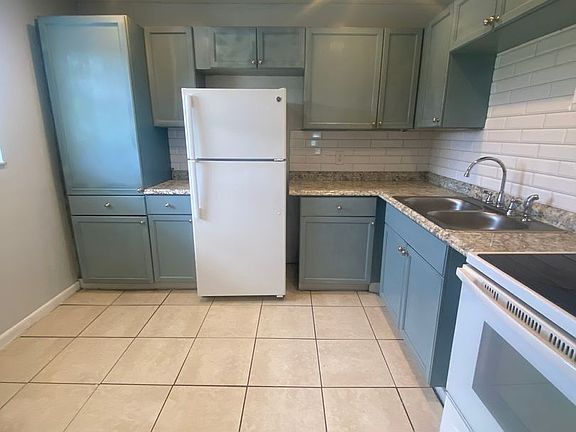 3rd image of 3206 Louisiana Ave APT 8