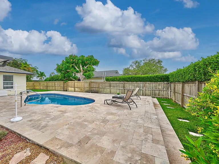 1267 Summerwood Cir — Photo 12