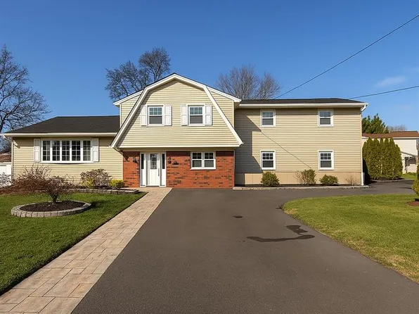 383 Rose Dr, Paramus, NJ 07652