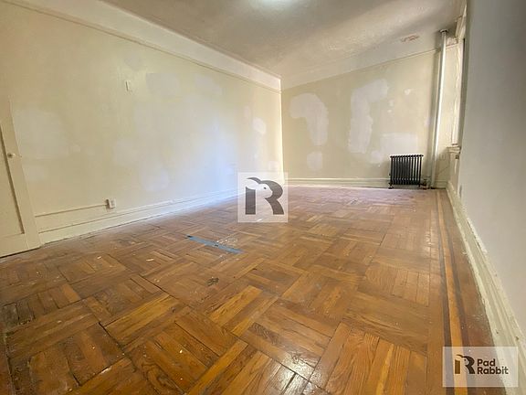 4th image of 240 Crown St APT 3Y