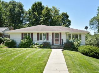 611 Lyman Pl, Excelsior, MN 55331