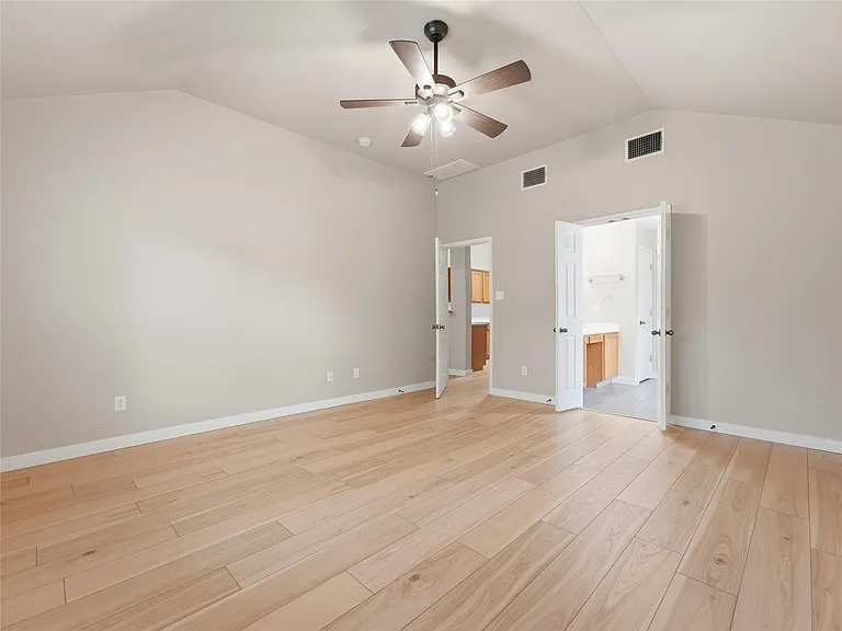 1004 Downridge Dr — Photo 25