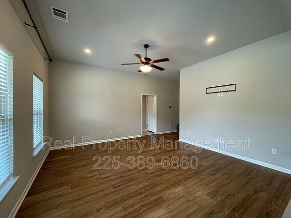 3rd image of 23149 Arcwood Dr