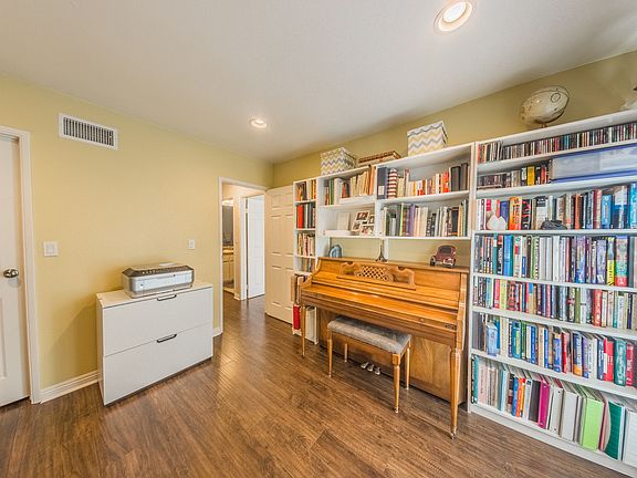 5th image of 3669 Country Club Dr Unit F