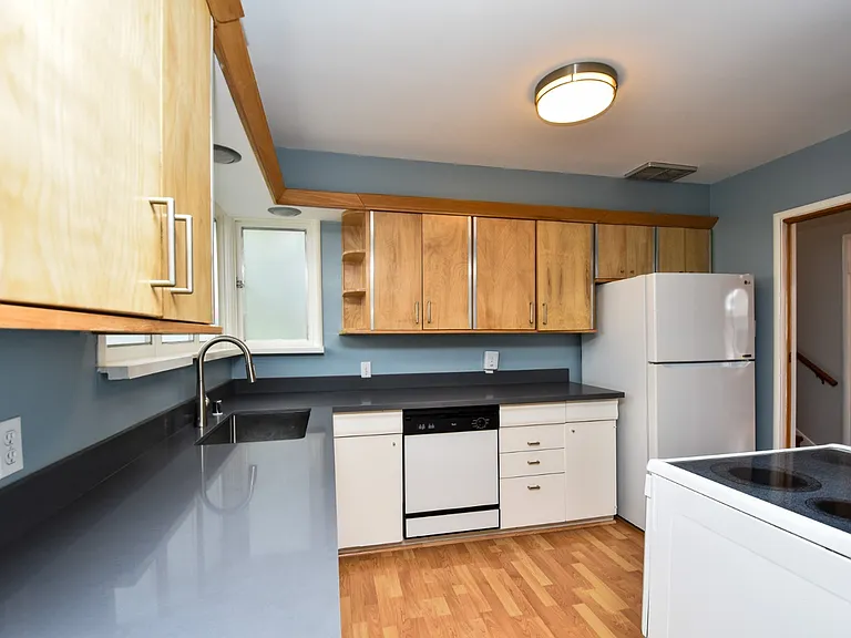 4232 Laguna Ave — Photo 11