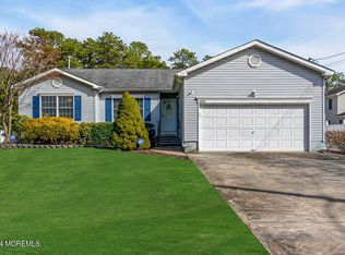 2112 Bismarck St, Toms River, NJ 08757