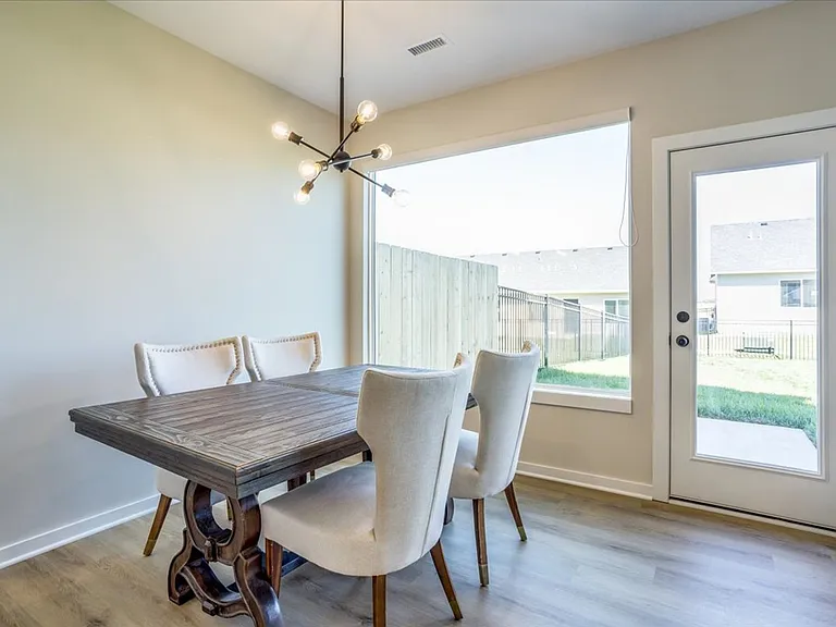 12225 W Fennec St — Photo 6