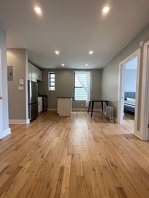 3rd image of 355 21st St APT 3