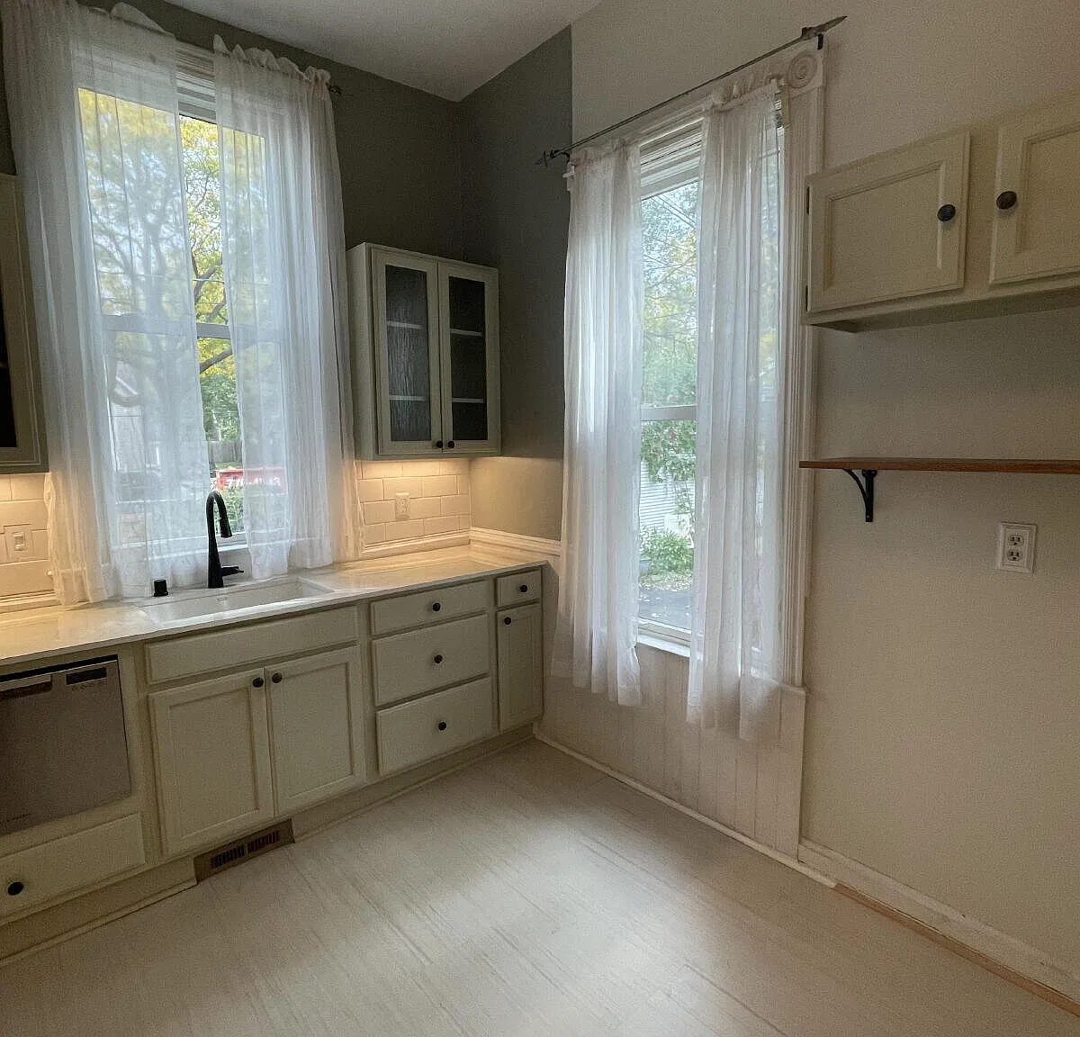 826 Selby Ave — Photo 4
