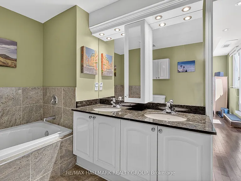 134 York St #PH01 — Photo 29