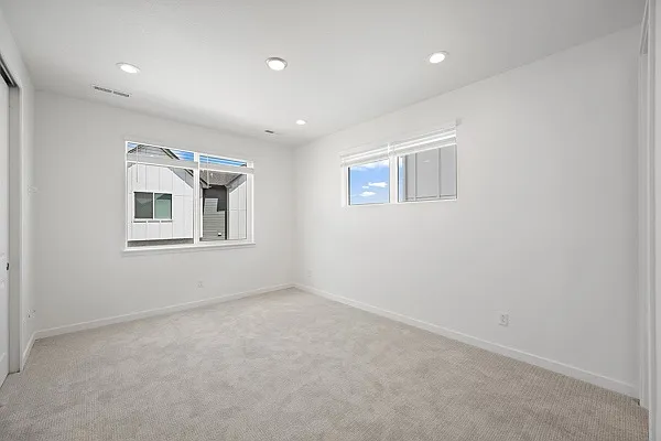 4037 Ascend Grv — Photo 26
