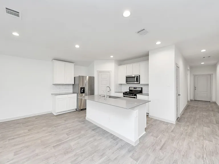 7803 Golden Rubia Ln — Photo 37
