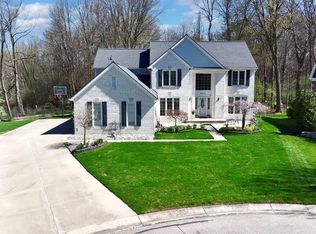 3973 Winslow Dr, Auburn Hills, MI 48326