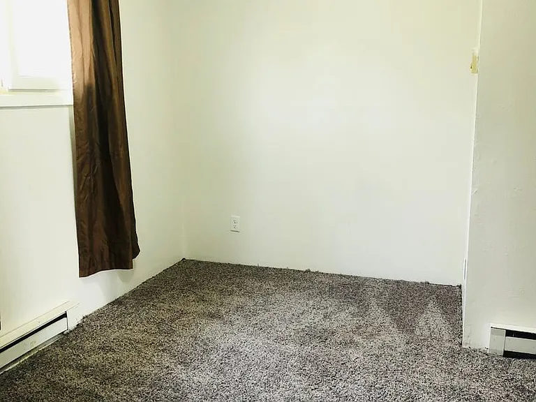 114 4th Ave NW — Photo 9