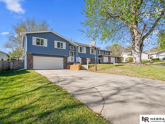 2nd image of 2915 Daniell Cir
