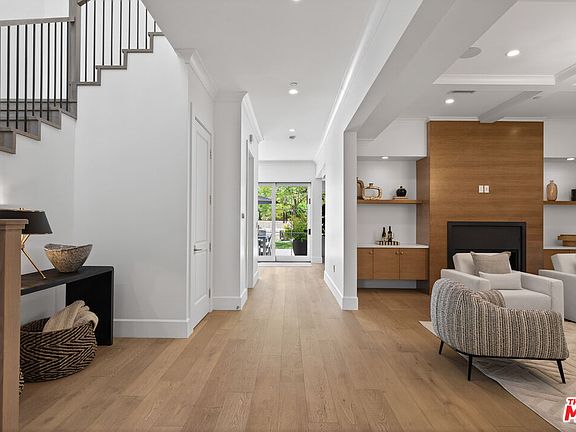 5th image of 5266 Vanalden Ave