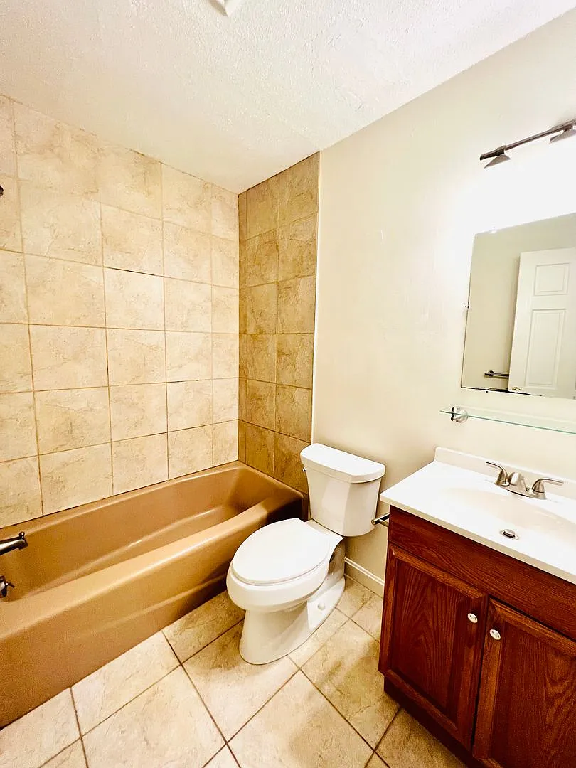 2-Bedroom 1-Bath Unit w/ Washer/Dryer Onsite (47 S. Williams St, #211) — Photo 3