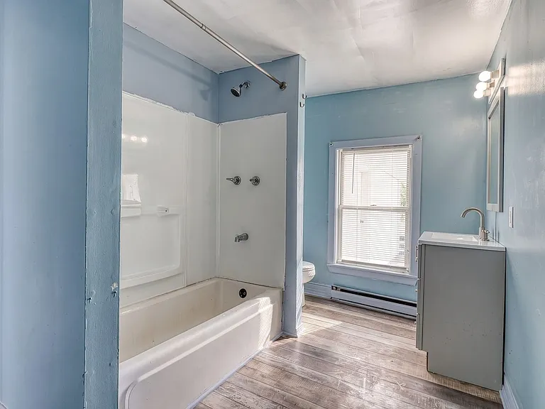 1251 Bailey St — Photo 9