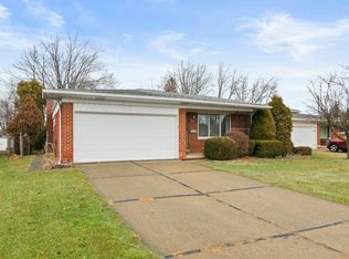 3757 Smith Ct, Sterling Heights, MI 48310