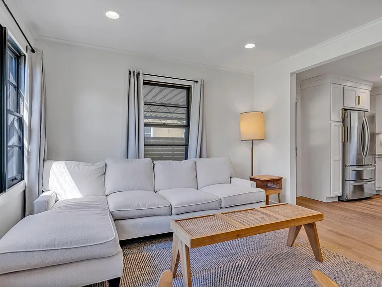313 James Ave — Photo 19