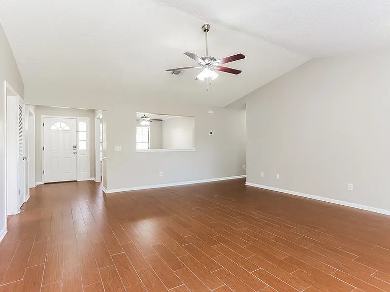 11690 Cherry Bark Dr W — Photo 4