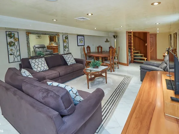 1068 82nd Street image 19 of 24