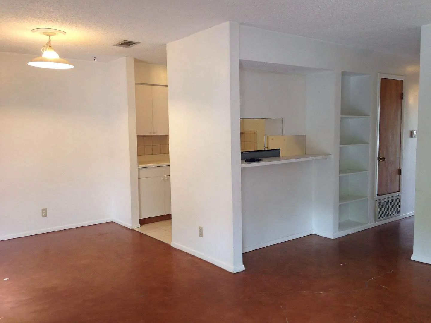 2 bed/1 ba: Lady Bird Lake Condo, Short Walk to Downtown! — Photo 2