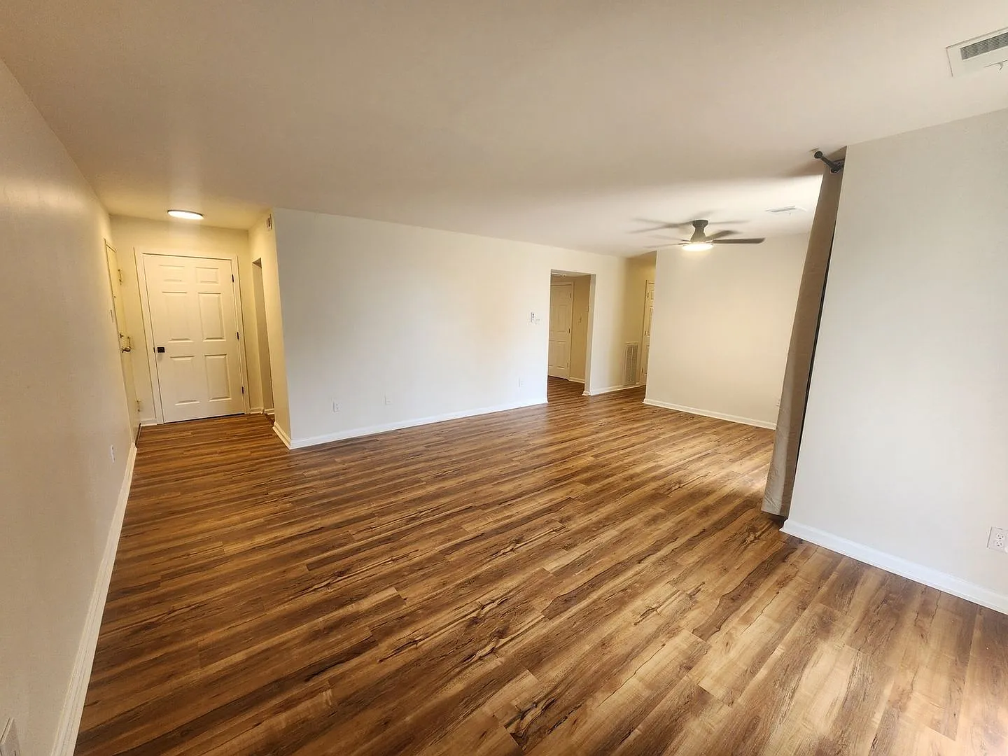 Charming Renovated 2BR/2BA Condo in Largo — Photo 3