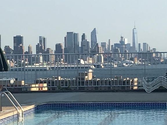 Pool, jacuzzi, kiddie pool