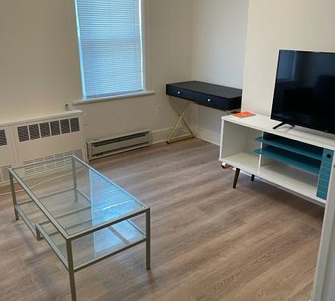 4th image of 159 Magnolia Blvd Floor 2
