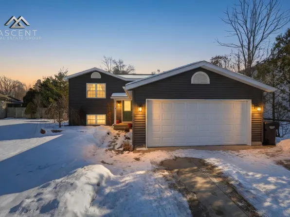 130 S 7th St NE, Cedar Springs, MI 49319