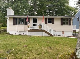 33 Georgia Ave, Lake Hopatcong, NJ 07849