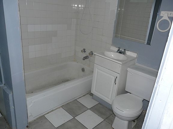 5th image of 4209 S Campbell Ave