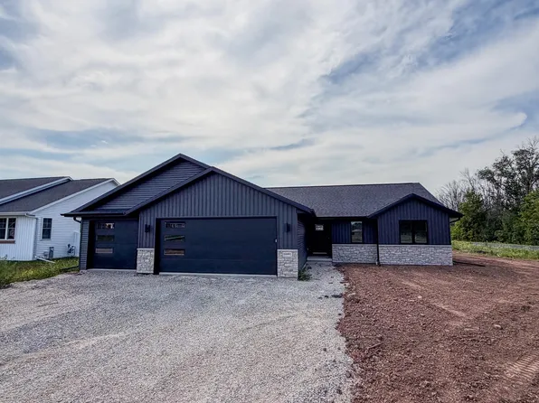 N8891 Killarney Way, Appleton, WI 54952