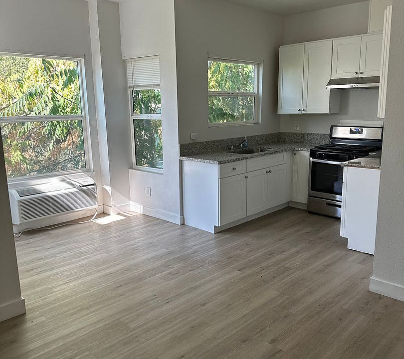 1st image of 334 N American St #12