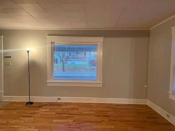 2nd image of 1424 Sara Ave
