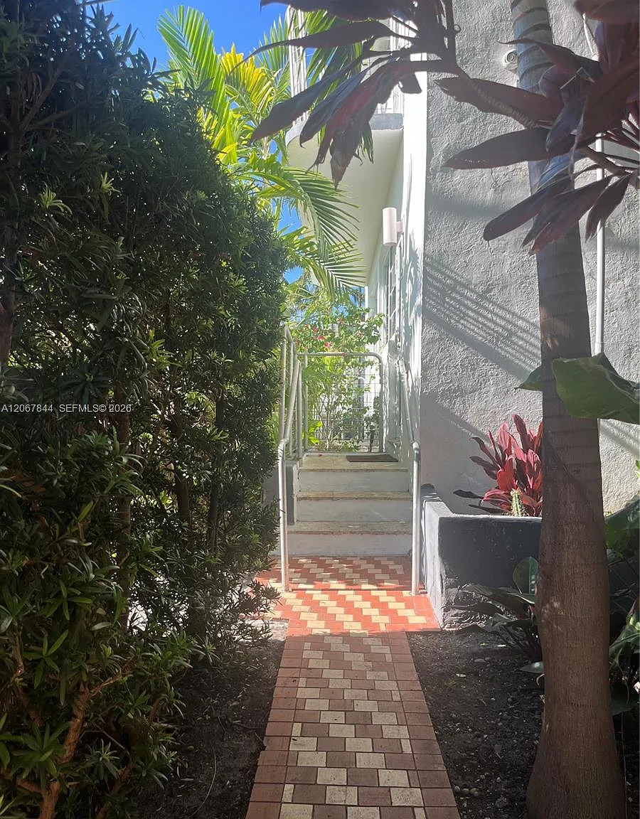The Waterclub Condo — Photo 3