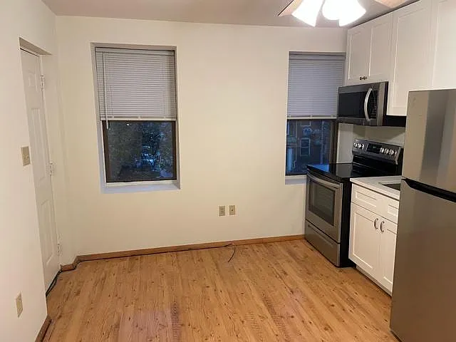 Living room/kitchen area
