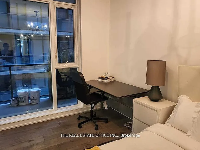 297 College St #603 — Photo 9