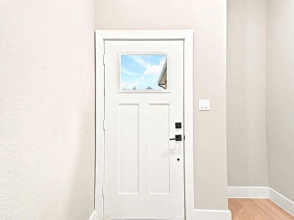 5th image of 2610 Liguria Ln