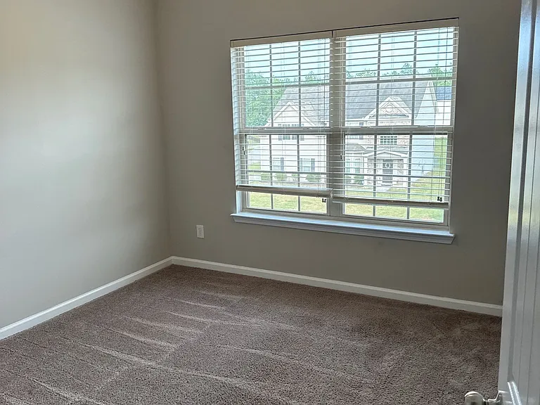2213 Grandwood Ln — Photo 31