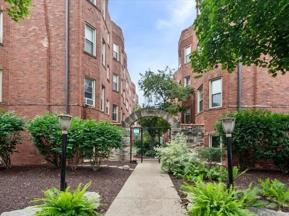 4128.5 N Kedvale Ave #306, Chicago, IL 60641