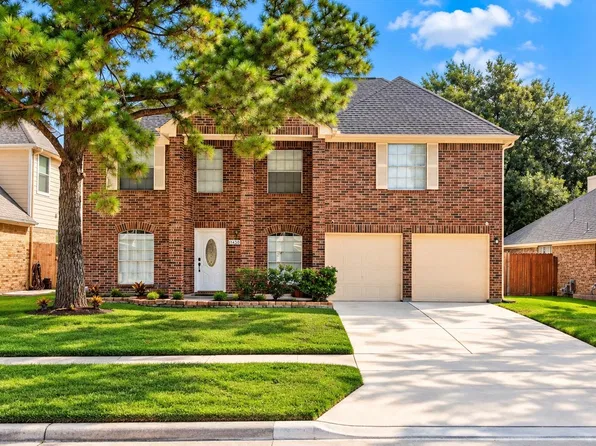 11430 Weathering Oaks Dr, Houston, TX 77066