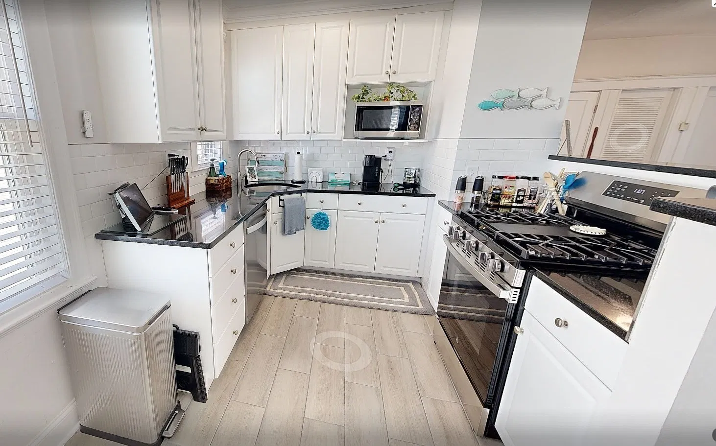 2 bed, 1100 sqft, $4,000 — Photo 1