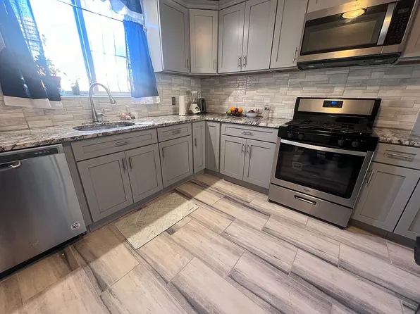 726 Hemlock St, Brooklyn, NY 11208